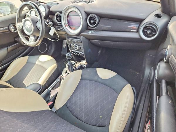 2014 MINI COOPER