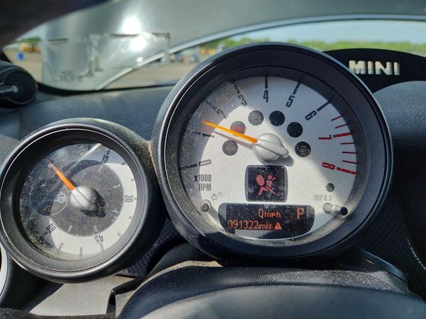 2014 MINI COOPER