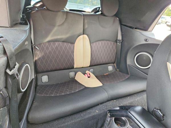 2014 MINI COOPER