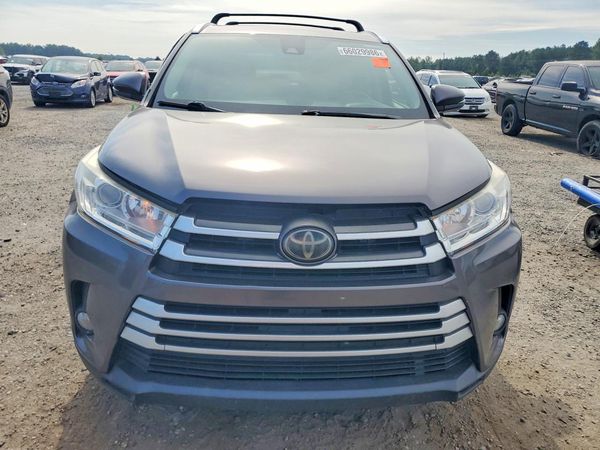 2017 TOYOTA HIGHLANDER SE/XLE