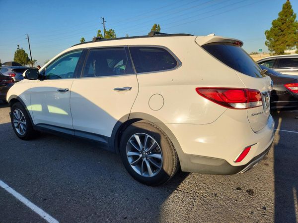 2018 HYUNDAI SANTA FE SE Base
