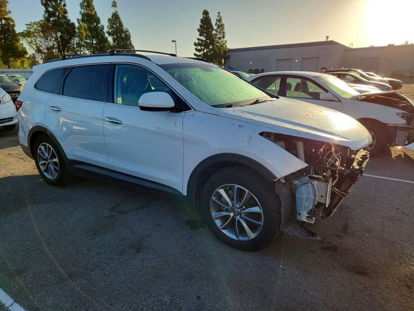 2018 HYUNDAI SANTA FE SE Base