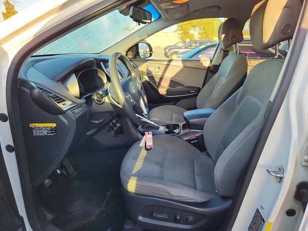 2018 HYUNDAI SANTA FE SE Base