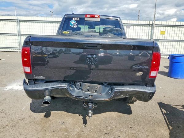 2018 RAM 1500 SLT