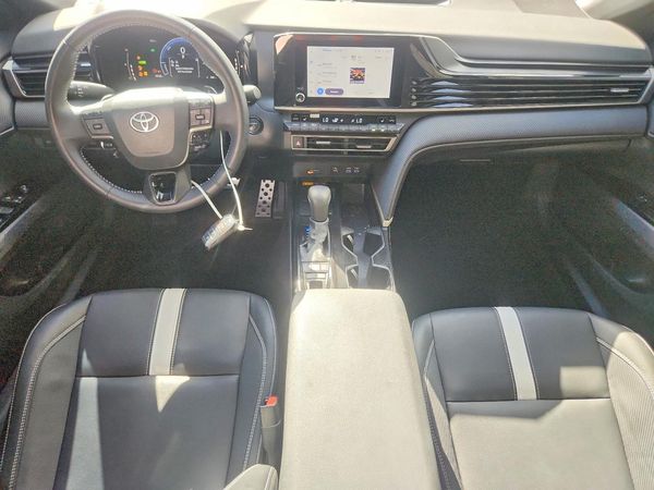 2025 TOYOTA CAMRY
