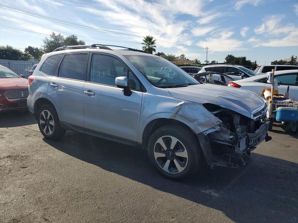 2018 SUBARU FORESTER Premium+ES