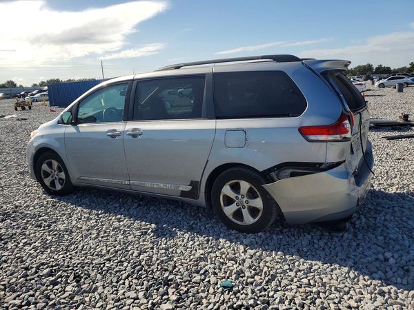 2014 TOYOTA SIENNA