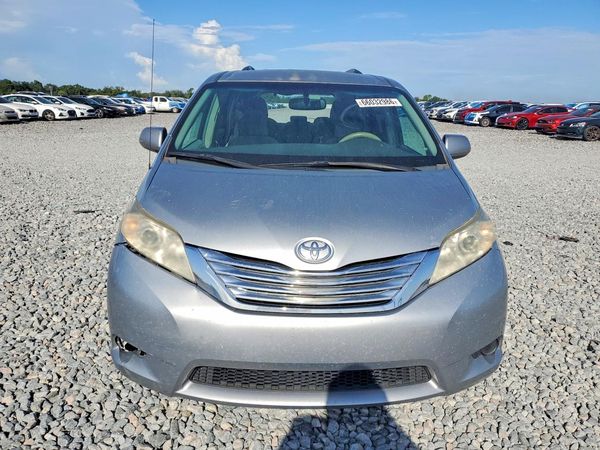 2014 TOYOTA SIENNA