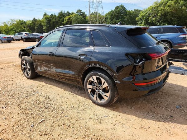 2022 AUDI E-TRON quattro Premium