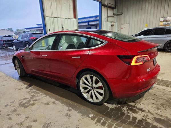 2018 TESLA MODEL 3