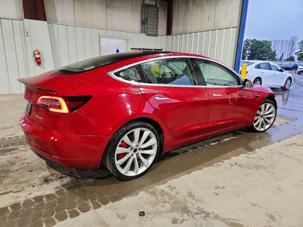 2018 TESLA MODEL 3