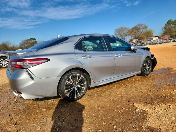 2019 TOYOTA CAMRY