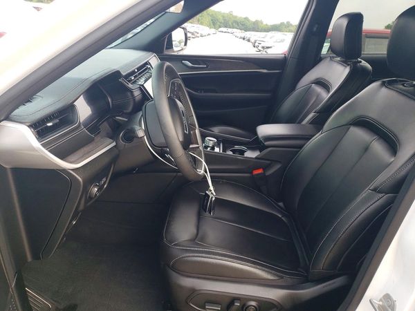 2025 JEEP CHEROKEE Limited — DENT