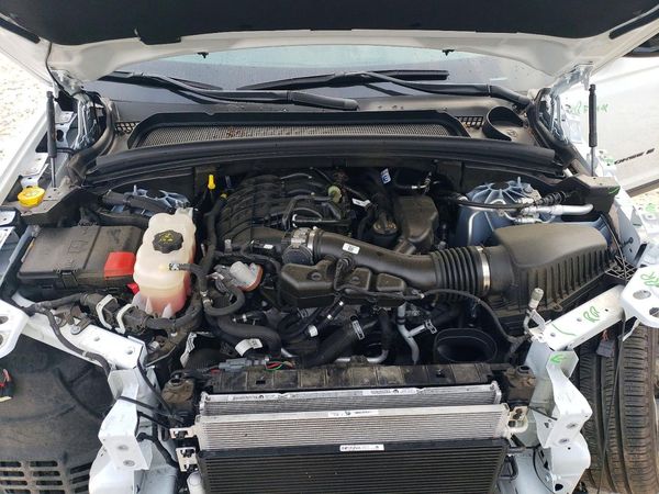 2025 JEEP CHEROKEE Limited — Engine bay