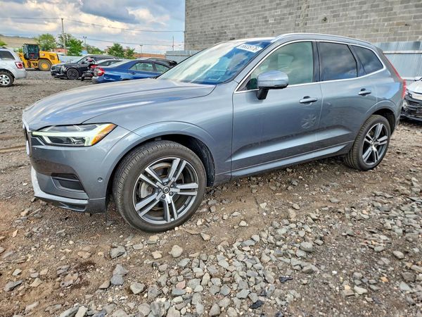 2018 VOLVO XC60 Momentum