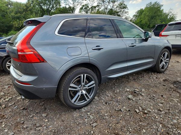 2018 VOLVO XC60 Momentum
