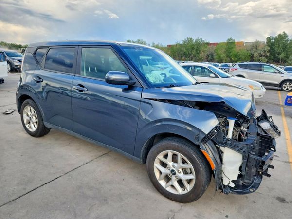 2023 KIA SOUL LX, S