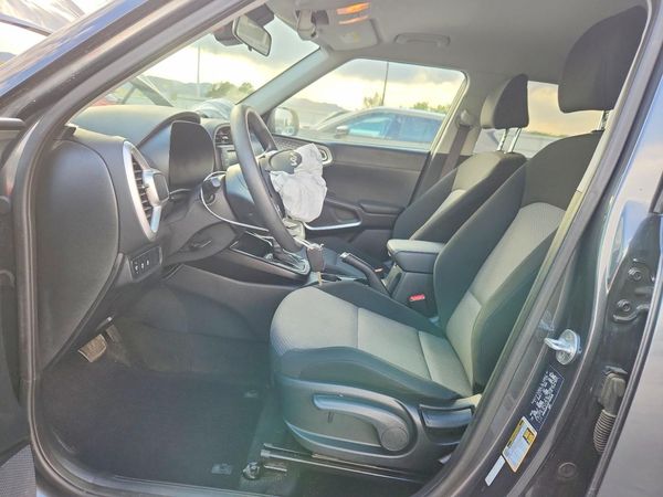 2023 KIA SOUL LX, S