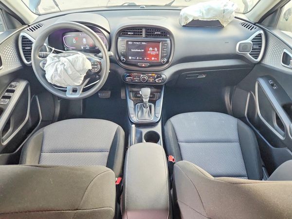 2023 KIA SOUL LX, S