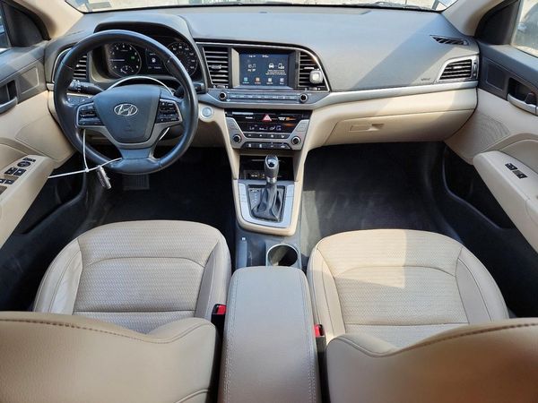 2017 HYUNDAI ELANTRA