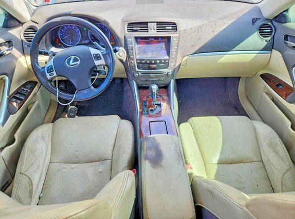 2013 LEXUS IS