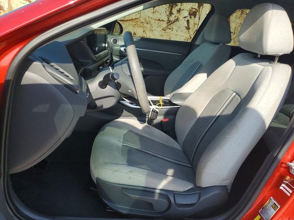 2022 HYUNDAI SONATA SE — DENT