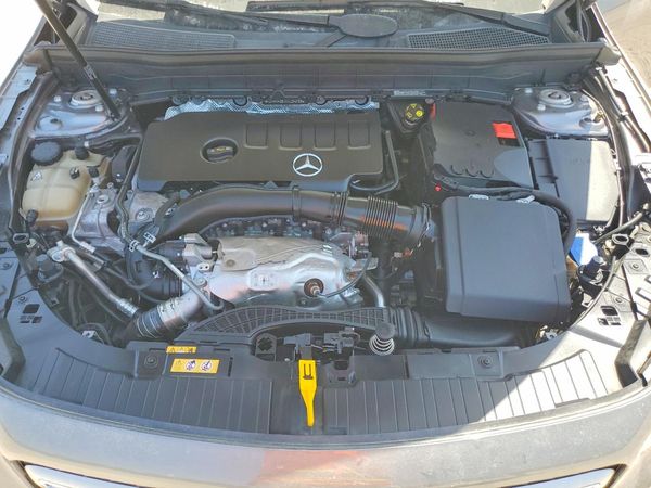 2021 MERCEDES-BENZ GLB GLB250