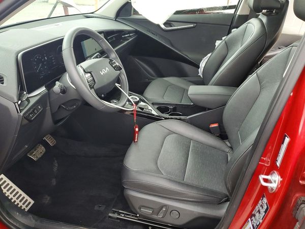 2025 KIA NIRO