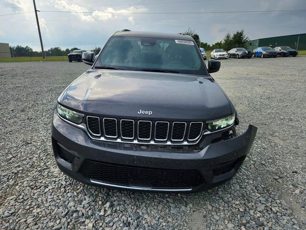 2024 JEEP GRAND CHEROKEE Laredo