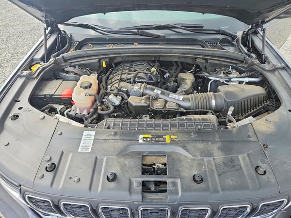 2024 JEEP GRAND CHEROKEE Laredo