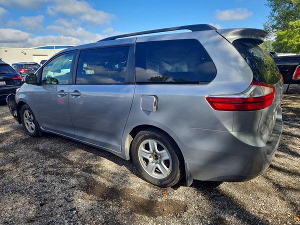 2015 TOYOTA SIENNA