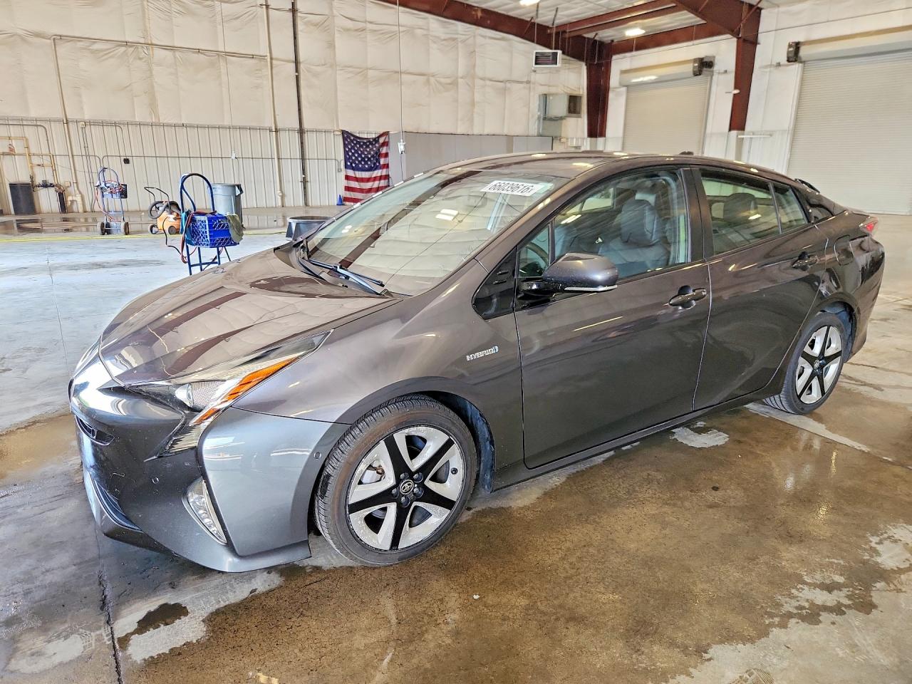 2017 TOYOTA PRIUS