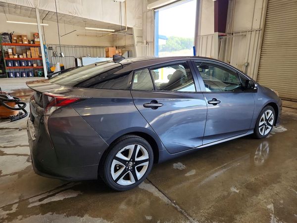 2017 TOYOTA PRIUS