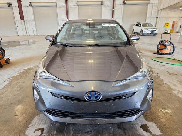 2017 TOYOTA PRIUS