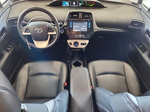 2017 TOYOTA PRIUS