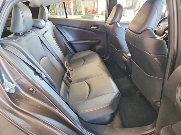 2017 TOYOTA PRIUS