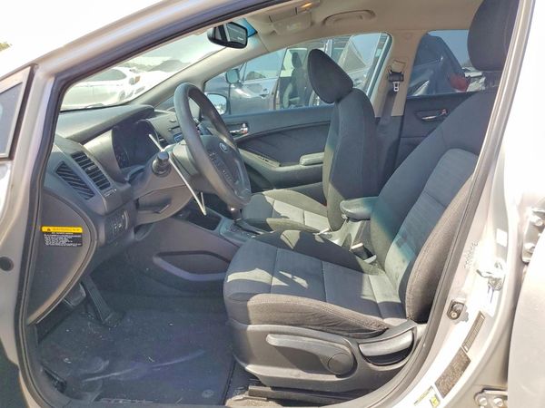 2016 KIA FORTE GL (Middle-Low Grade)