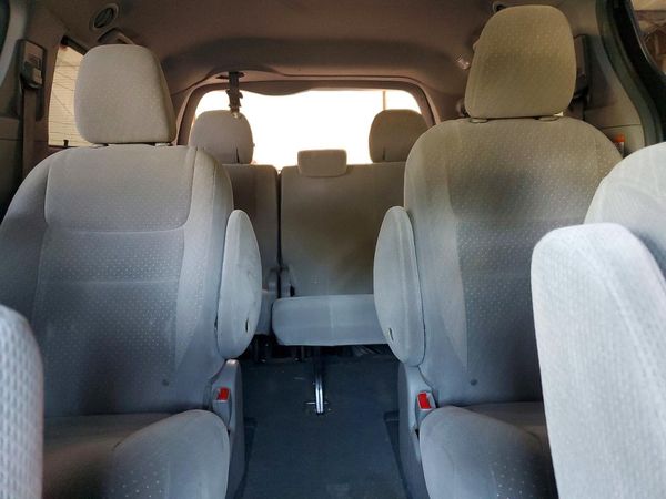 2019 TOYOTA SIENNA LE