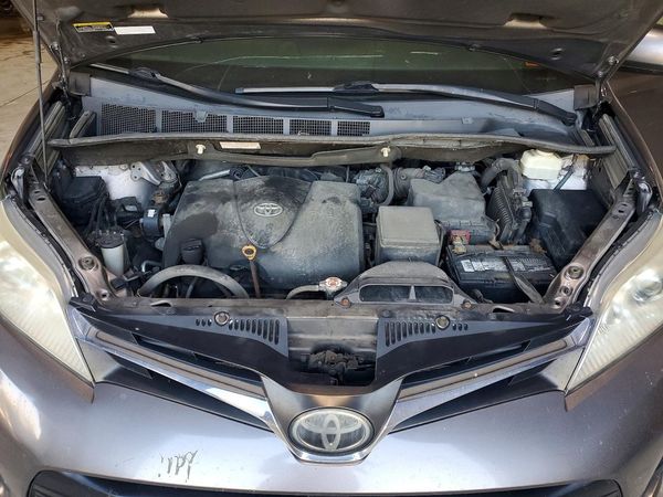 2019 TOYOTA SIENNA LE
