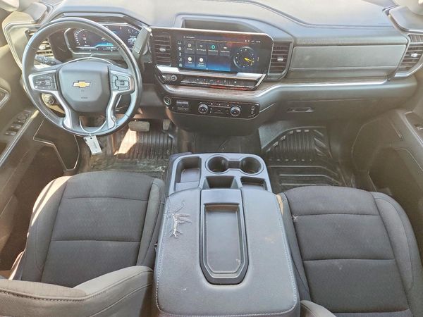 2023 CHEVROLET SILVERADO LT