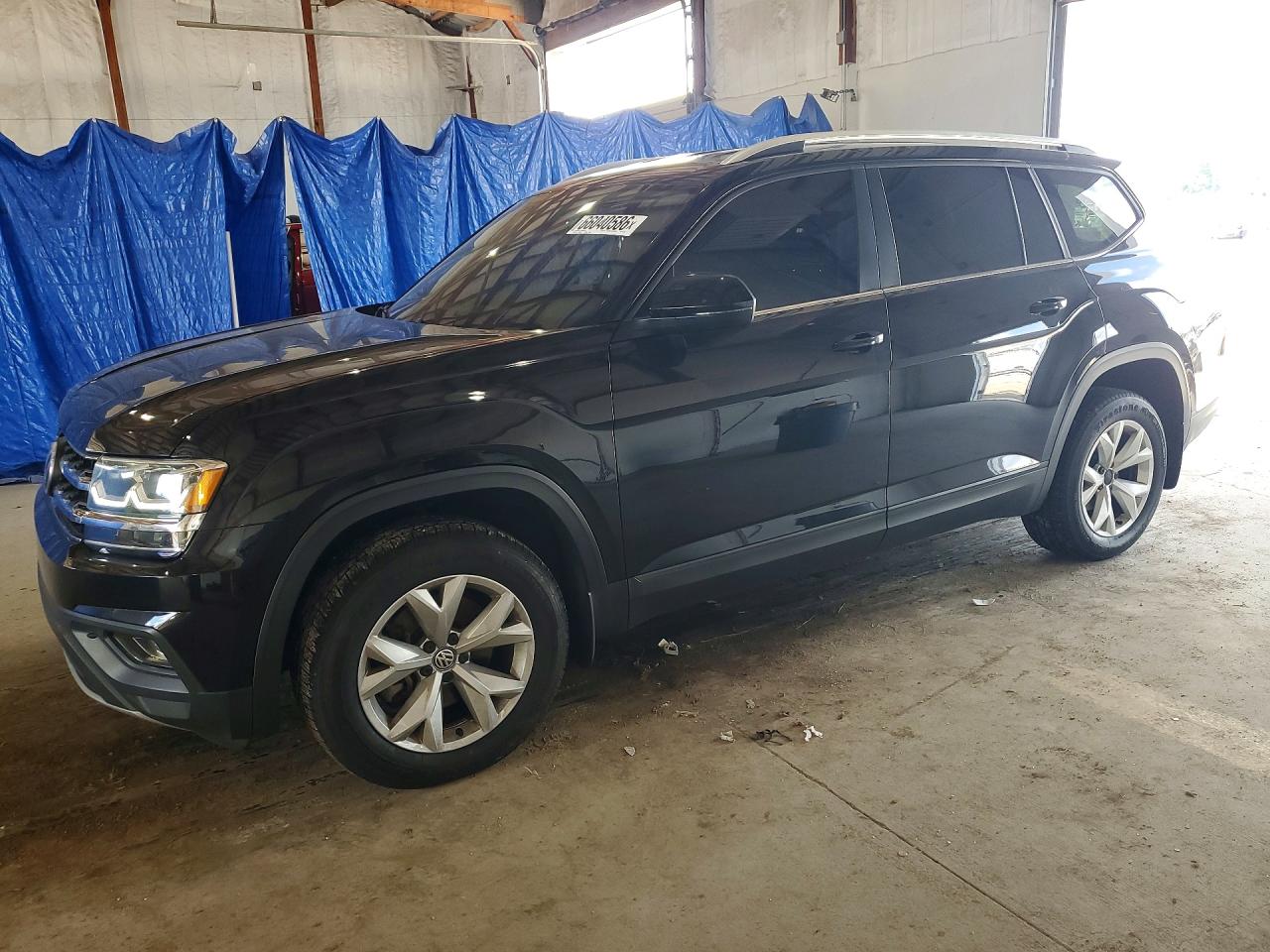 2018 VOLKSWAGEN ATLAS SE — Front 3/4