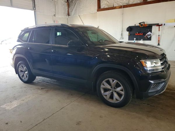 2018 VOLKSWAGEN ATLAS SE — Passenger 3/4