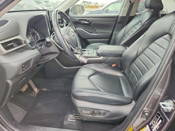 2022 TOYOTA HIGHLANDER