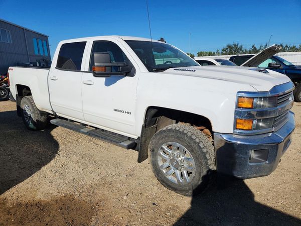 2017 CHEVROLET SILVERADO LT
