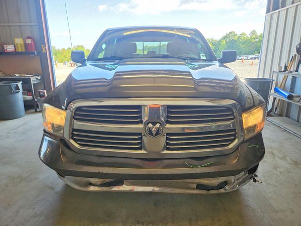 2015 RAM 1500 SLT