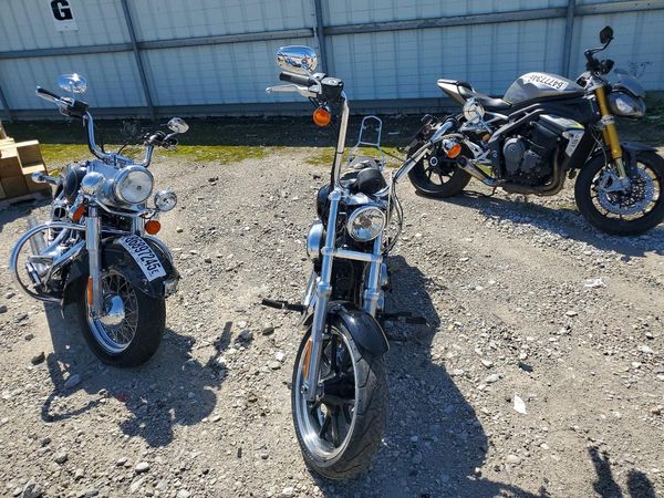 2012 HARLEY-DAVIDSON XL883