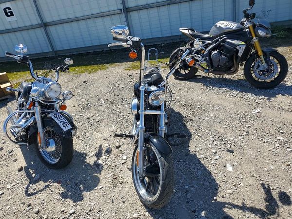 2012 HARLEY-DAVIDSON XL883
