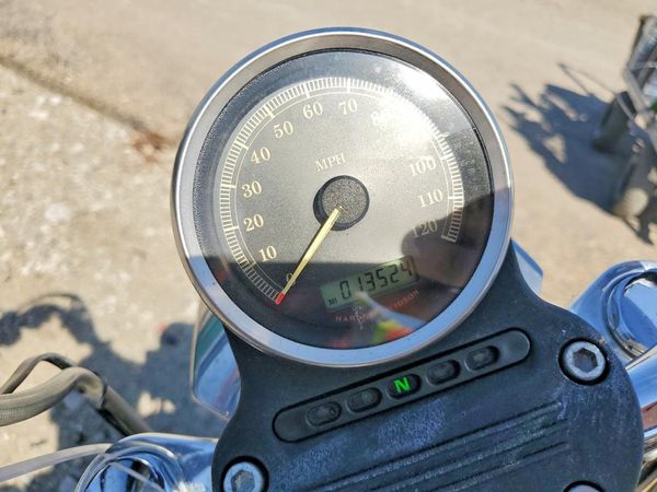2012 HARLEY-DAVIDSON XL883