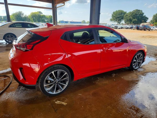 2020 HYUNDAI VELOSTER 2.0L and 2.0L Premium