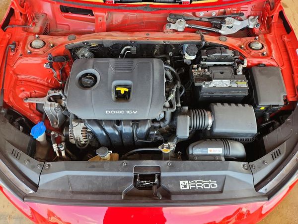 2020 HYUNDAI VELOSTER 2.0L and 2.0L Premium